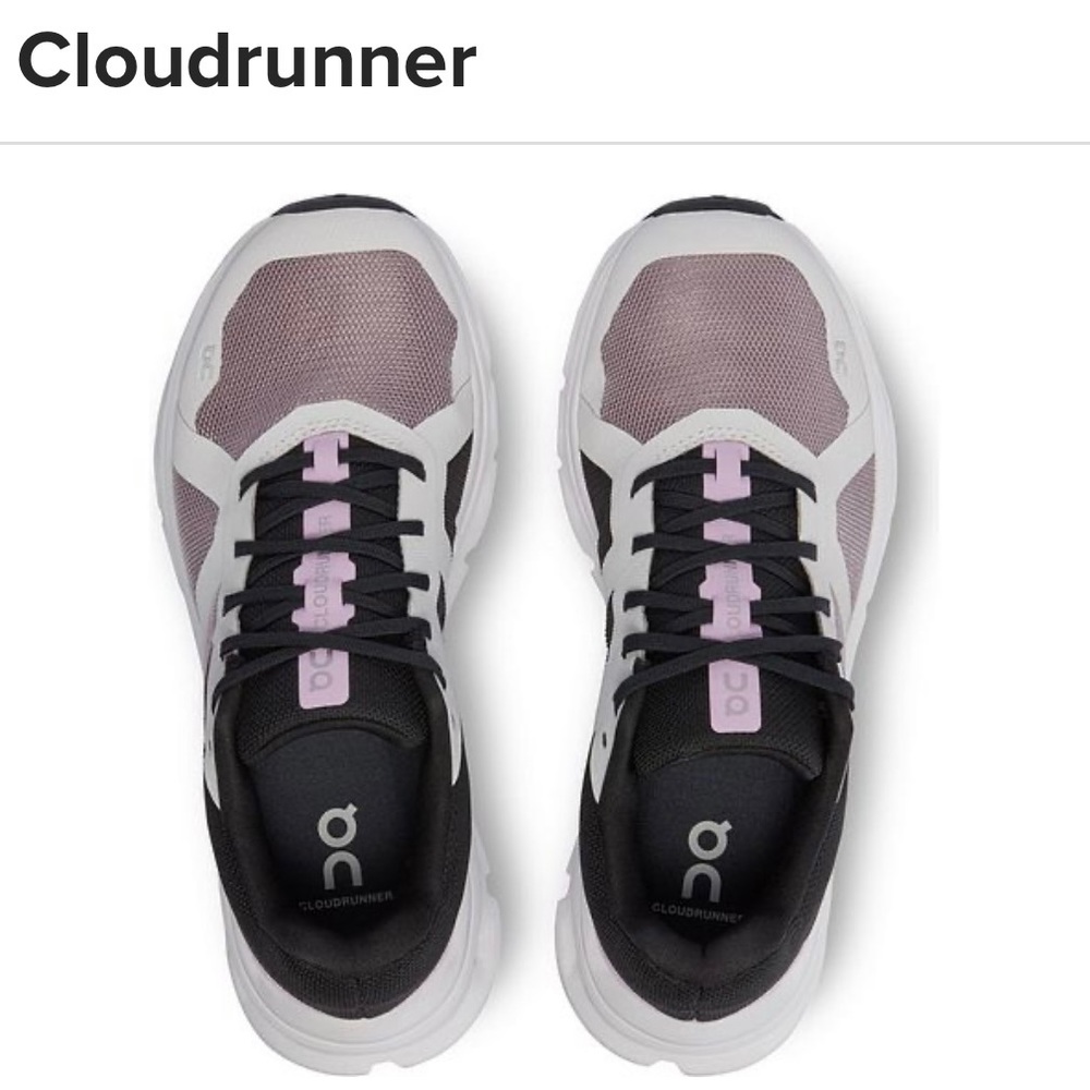 This stylish shoe gives you a light and cushioned ride